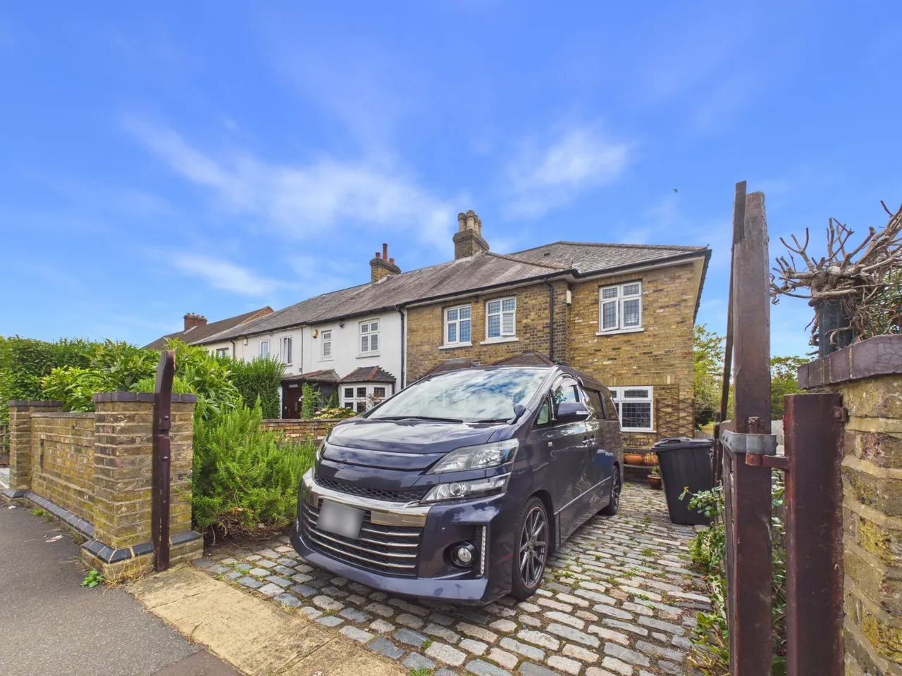 Feltham, Middlesex, photo 19