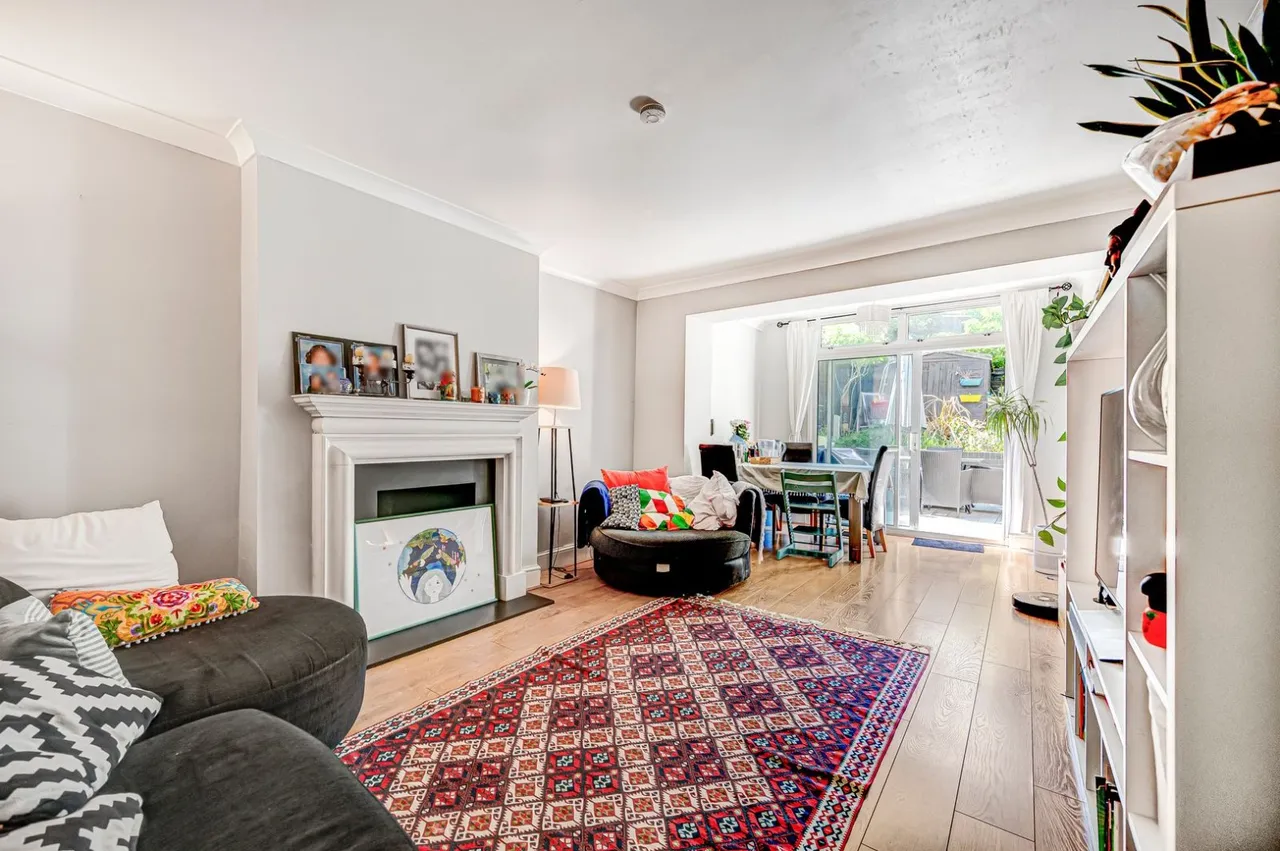 3 bed flat to rent — Priory Road, South Hampstead, London, NW6