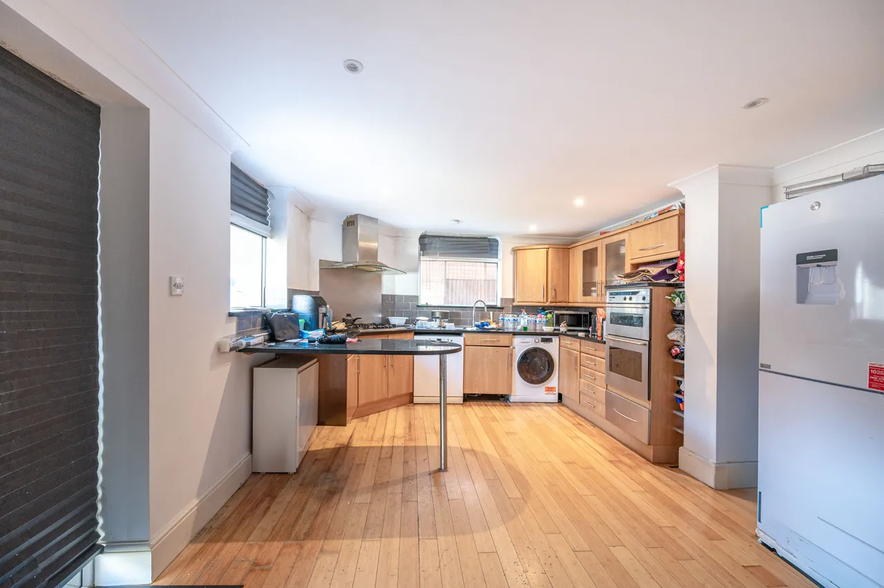 21 High Street, Borehamwood, photo 7