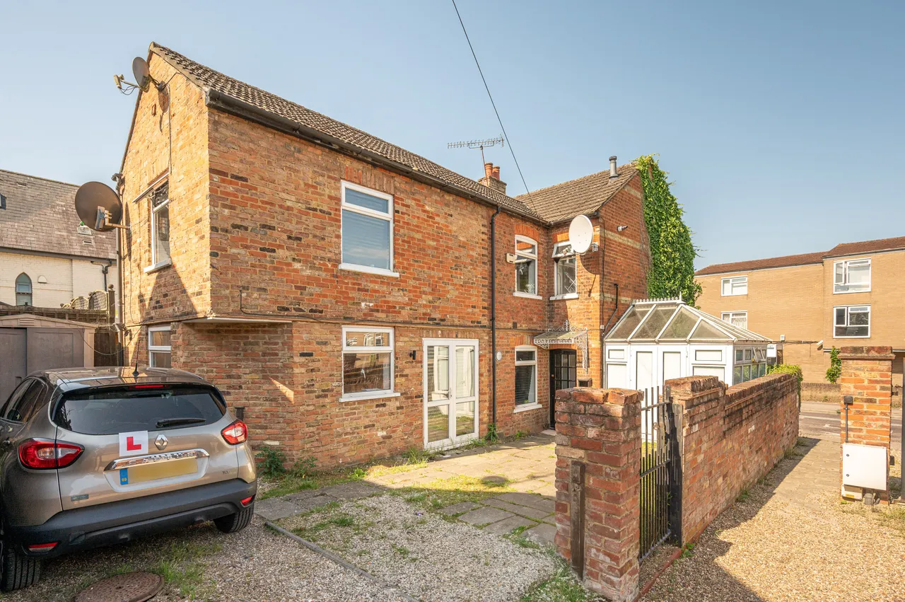 21 High Street, Borehamwood, photo 6