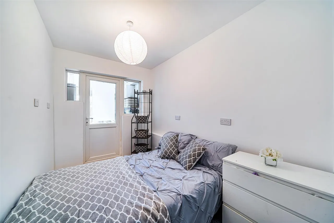 Victoria Road, Ruislip, photo 14
