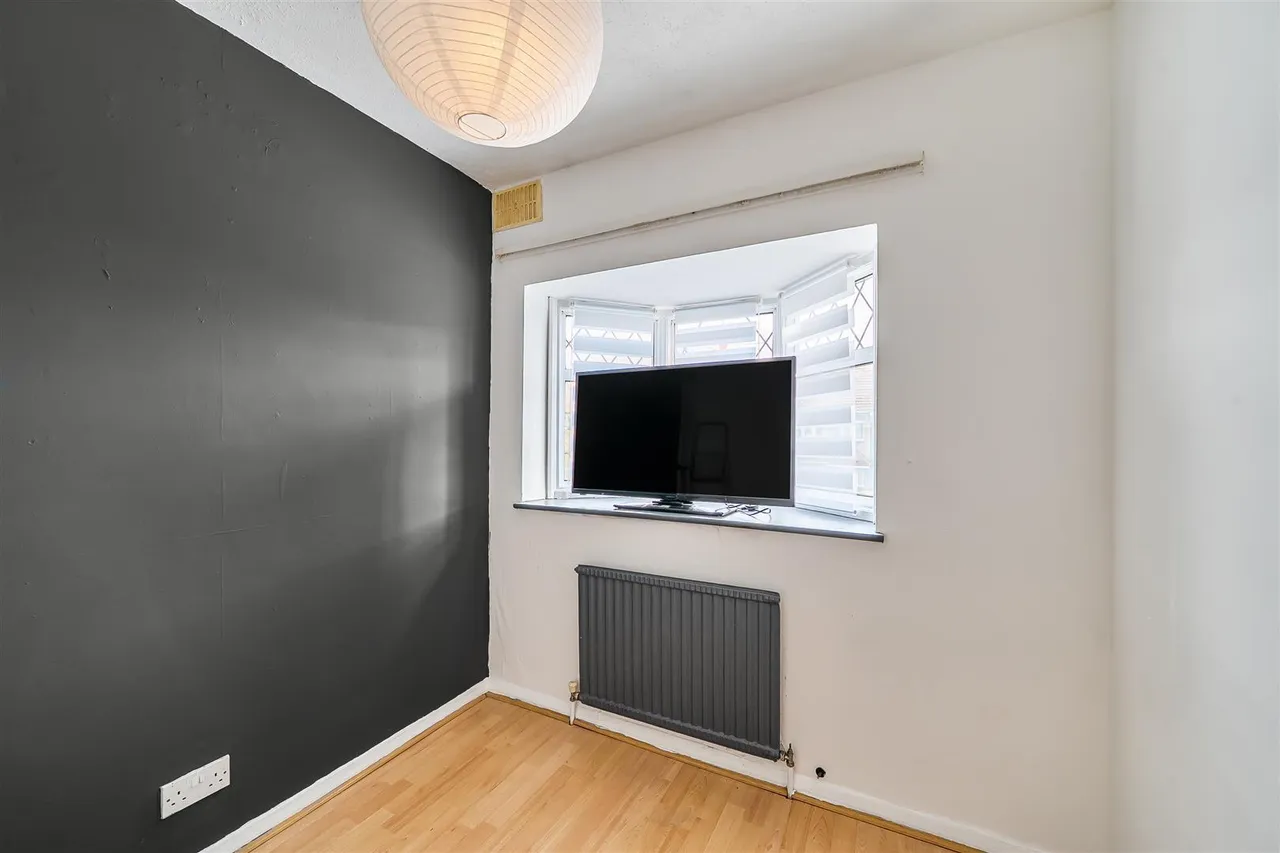 Victoria Road, Ruislip, photo 17