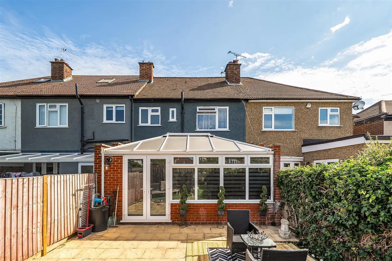 Victoria Road, Ruislip, photo 10