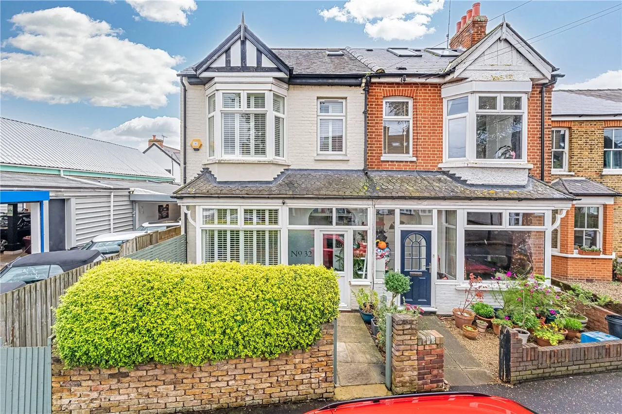3 bed house for sale — Percy Road, Hampton, TW12 2HW