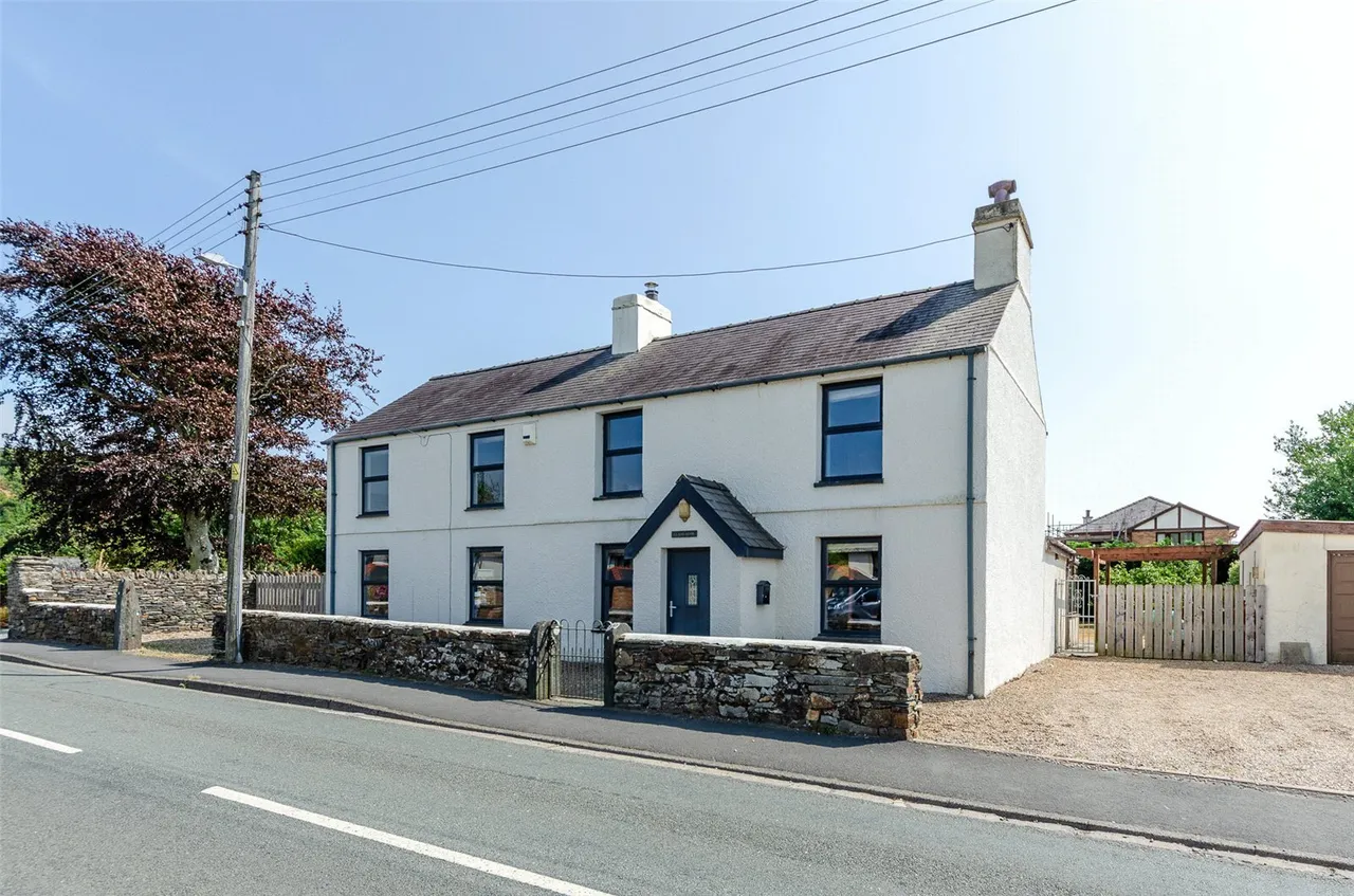 4 bed house for sale, Morfa Bychan, Porthmadog, LL49
