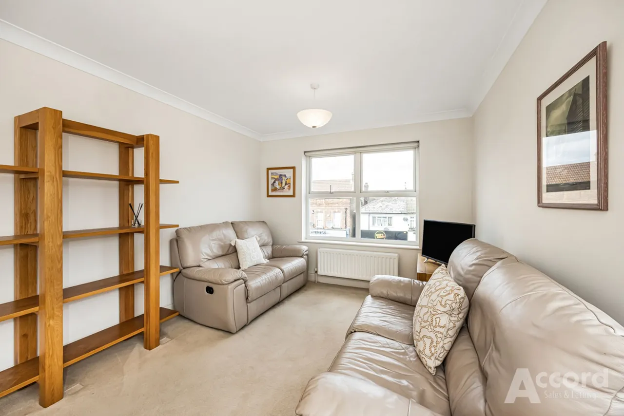 St. Marys Lane, Upminster, RM14, photo 8