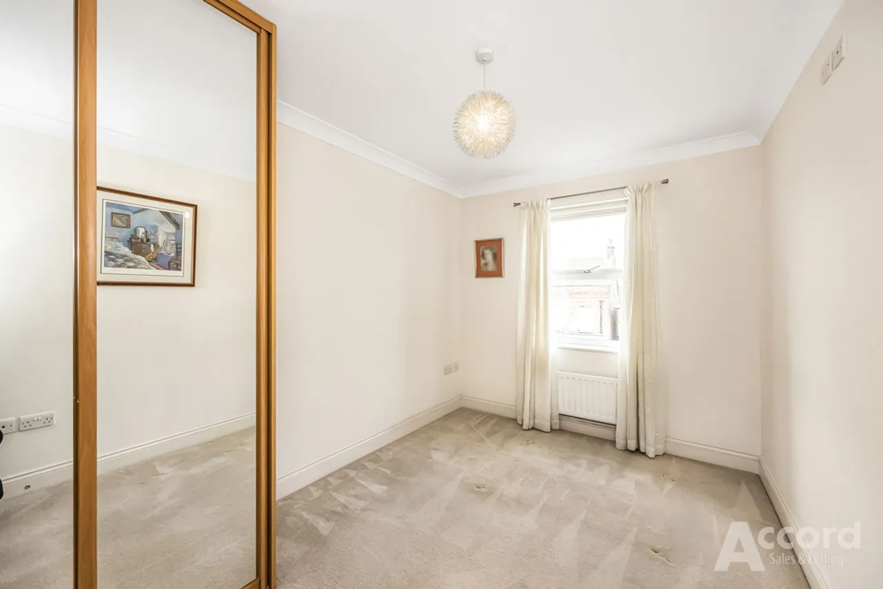 St. Marys Lane, Upminster, RM14, photo 12