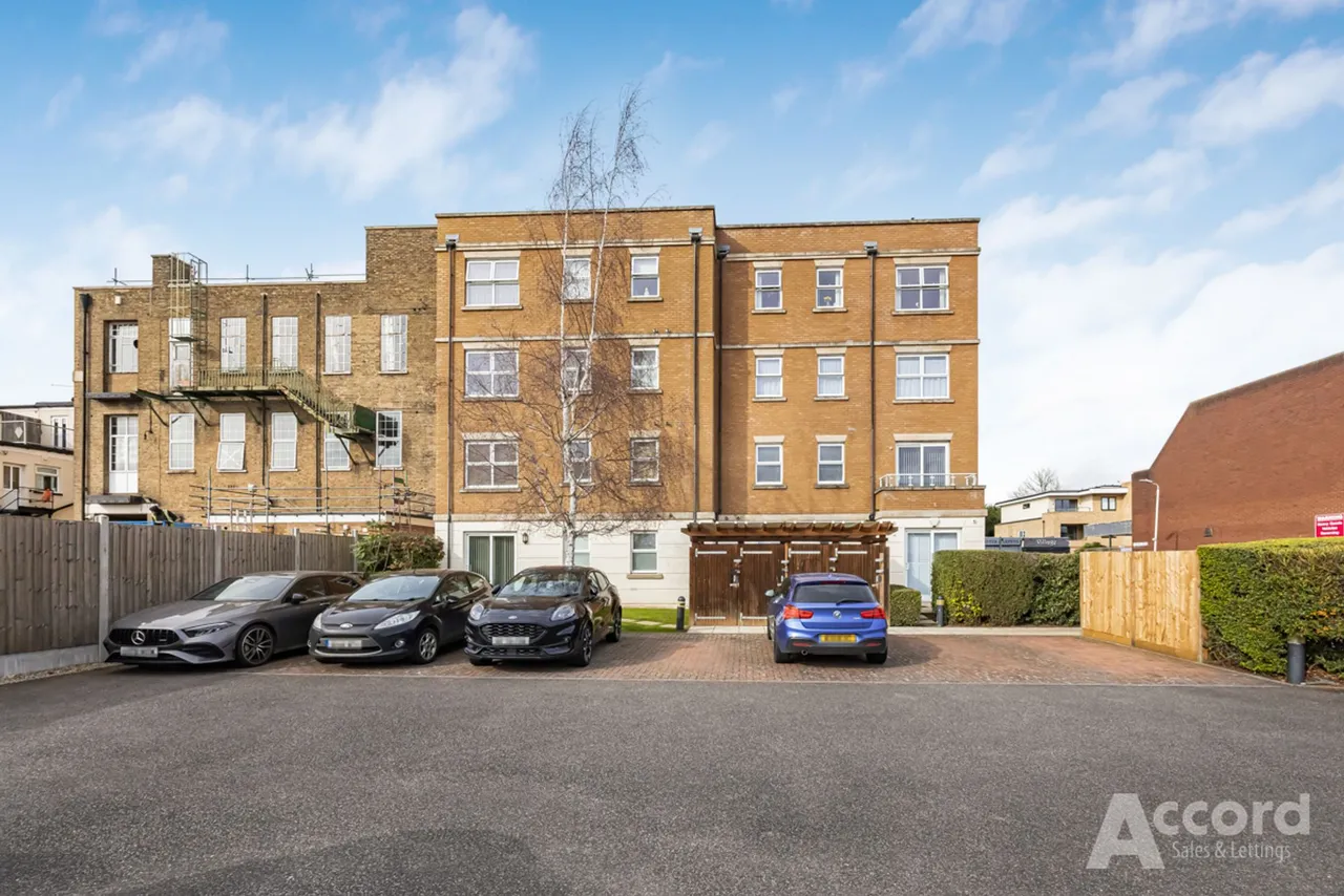 St. Marys Lane, Upminster, RM14, photo 13