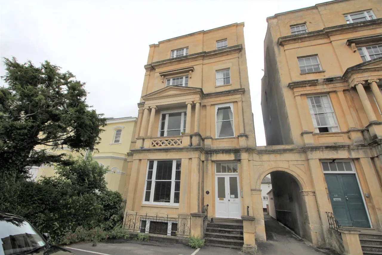 1 bed flat for sale, Lansdown Terrace, Cheltenham, GL50