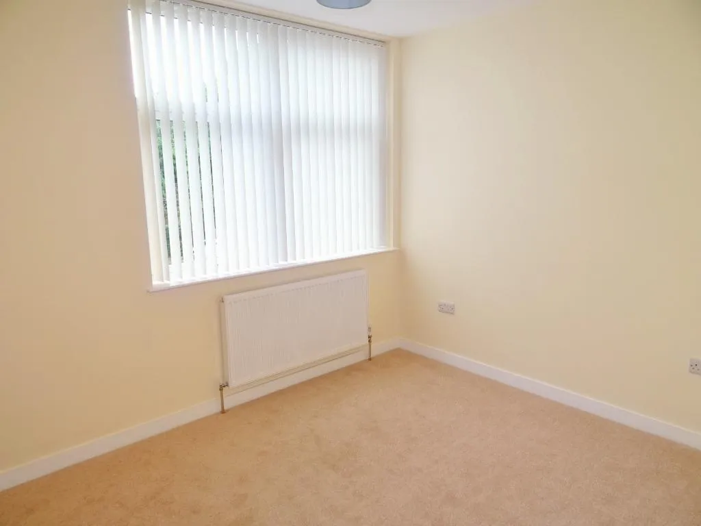 Heath Square, Haywards Heath, RH16, photo 5