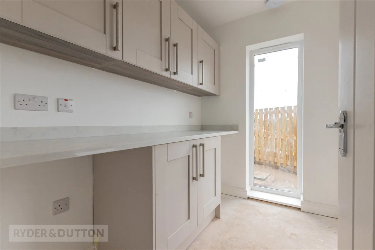 Knowls Lane, Oldham, OL4, photo 7