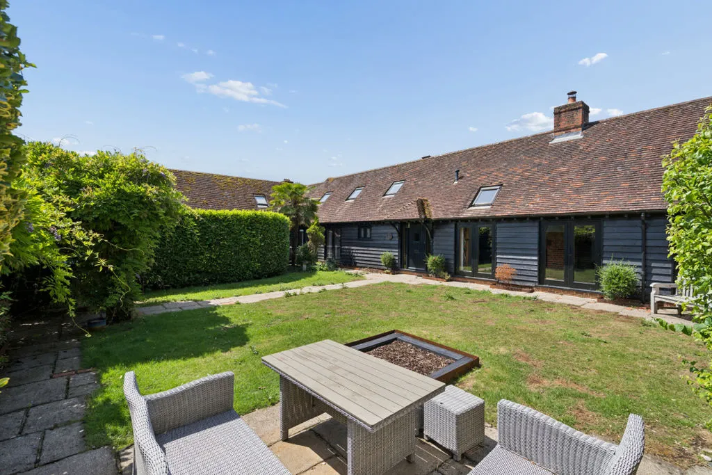Coldmoorholme Lane, Bourne End SL8 5PS, photo 4