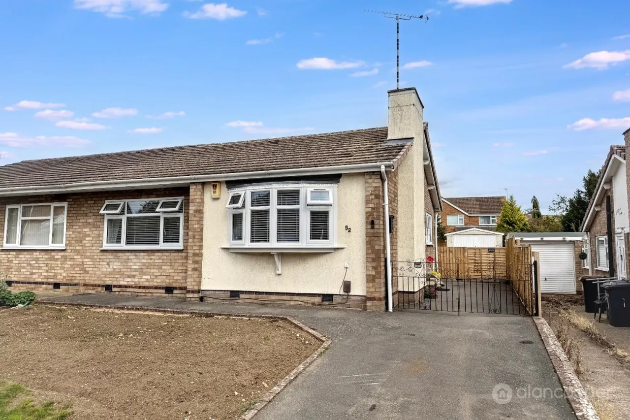 2 bed house for sale, Tamar Road, Bulkington, CV12