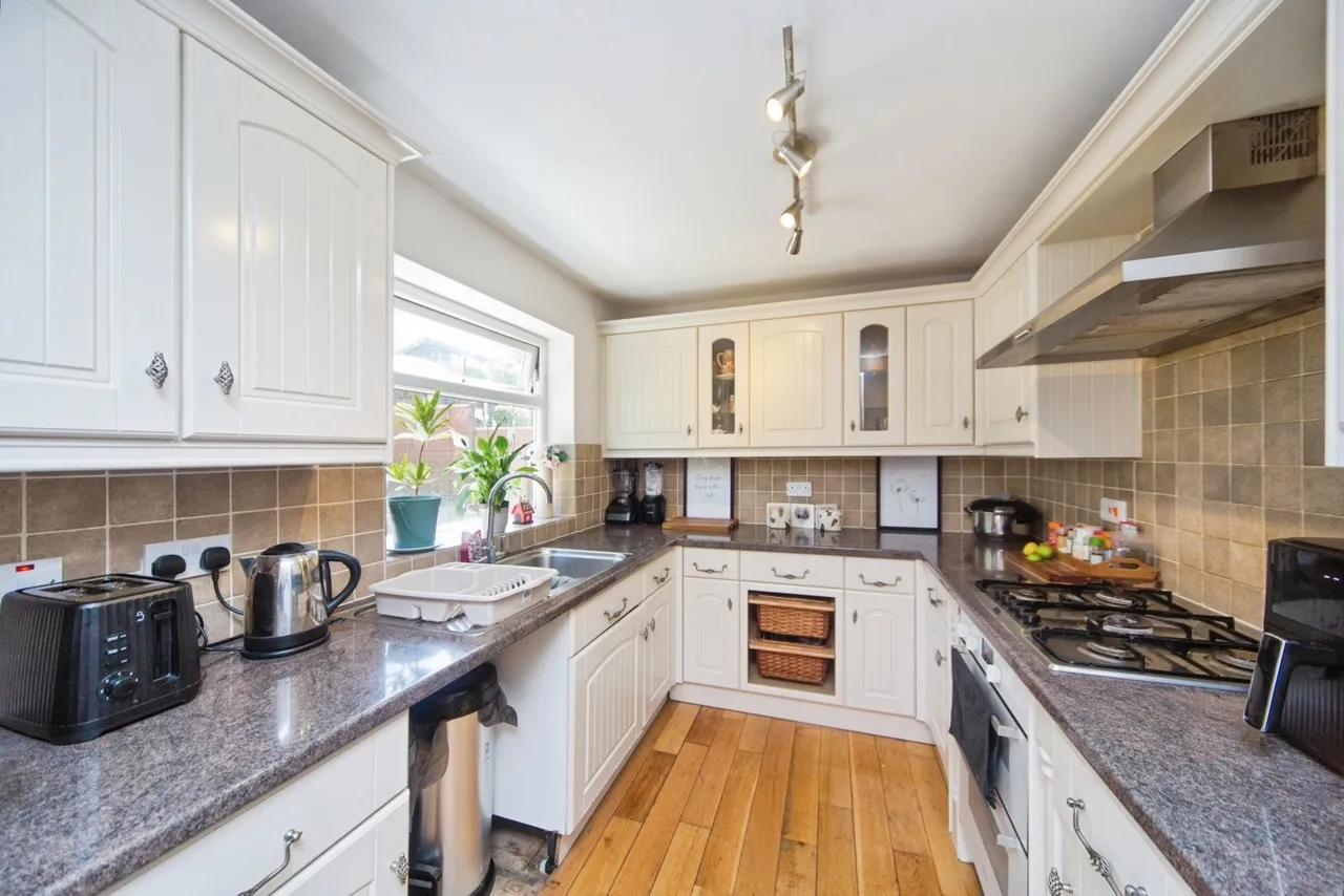 Brooklands, Colwyn Bay, LL29, photo 4