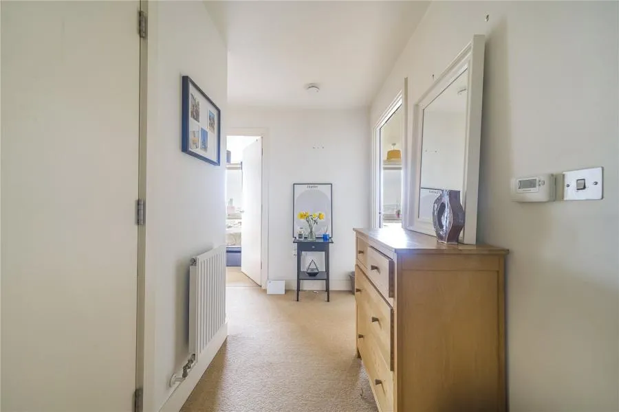 East Ferry Road, London, E14, photo 8