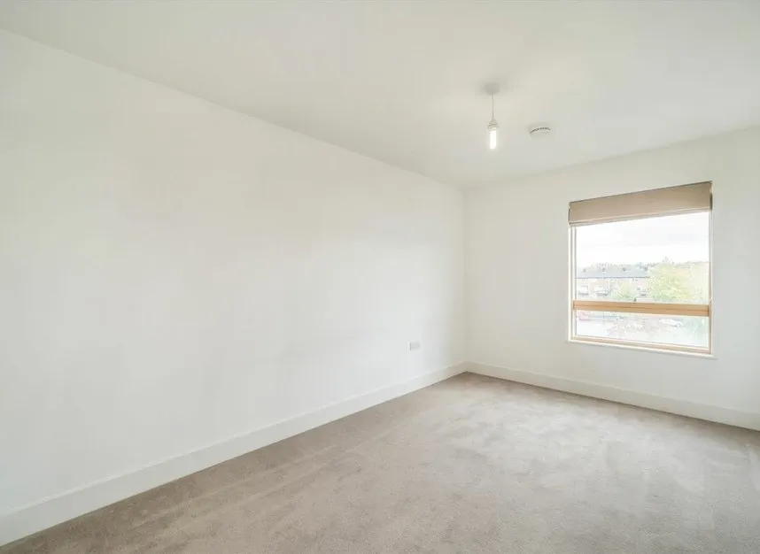 Streatham High Road, Streatham, SW16, photo 6