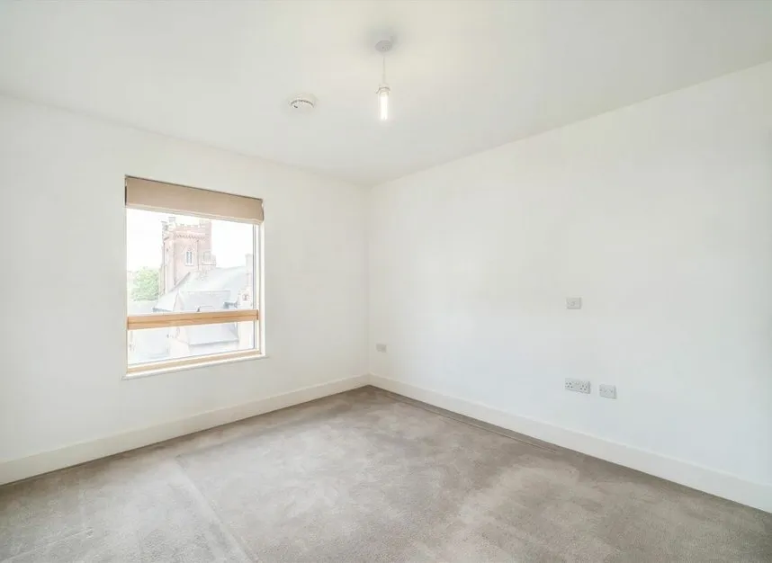 Streatham High Road, Streatham, SW16, photo 7