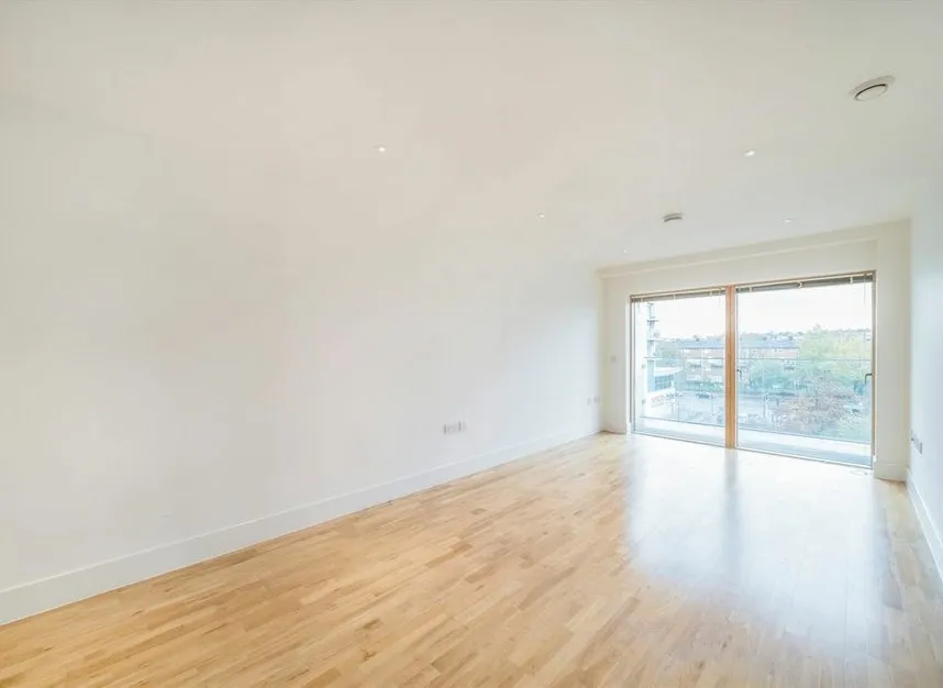 Streatham High Road, Streatham, SW16, photo 5