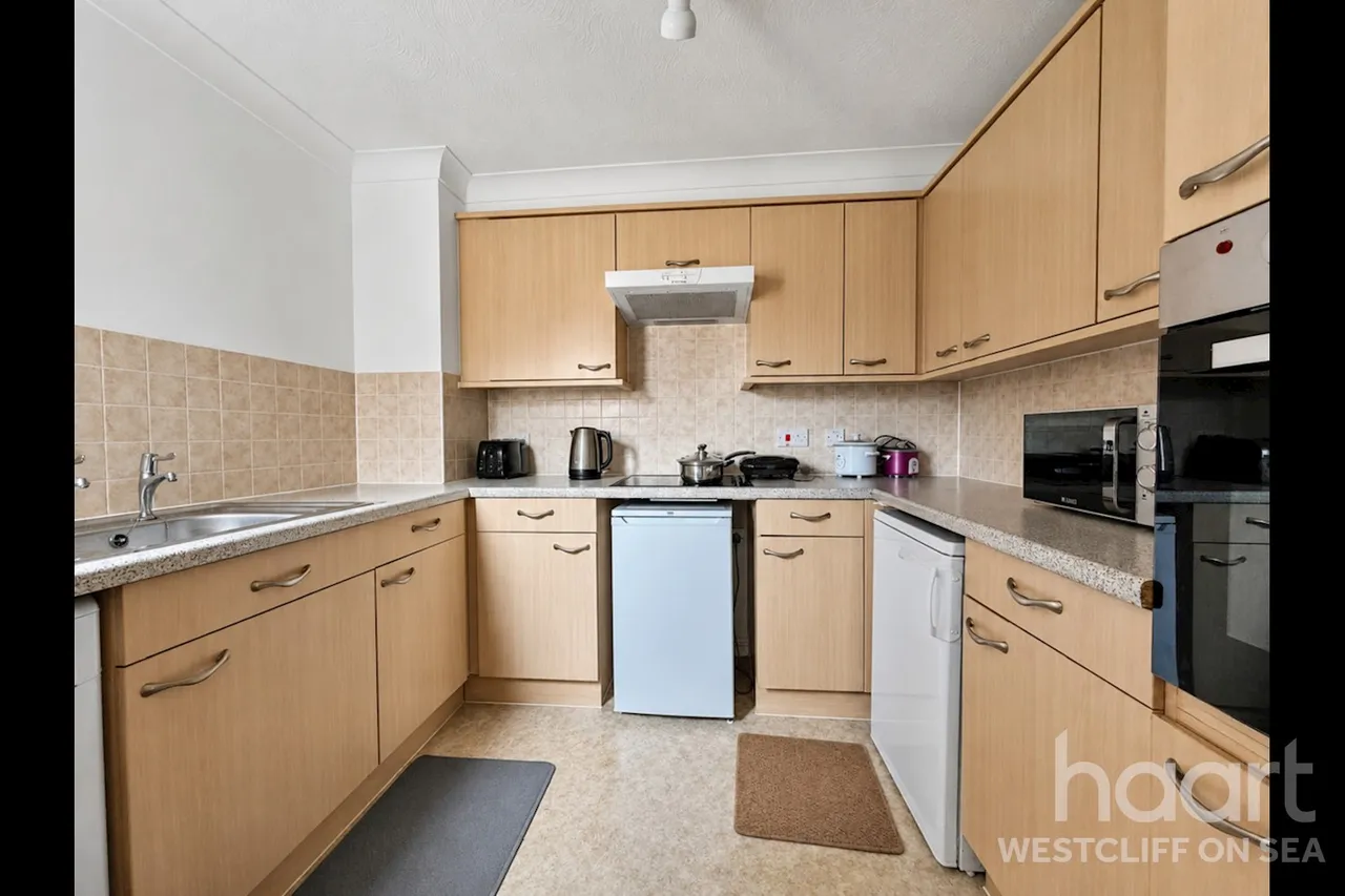 Hamlet Court Road, Westcliff-On-Sea, SS0, photo 2