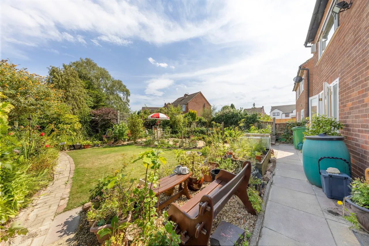 Thorlby Road, Culcheth, Warrington, Warrington, WA3 4JU, photo 4