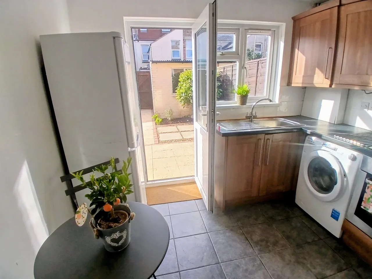 Bath Road, Southsea, PO4, photo 8