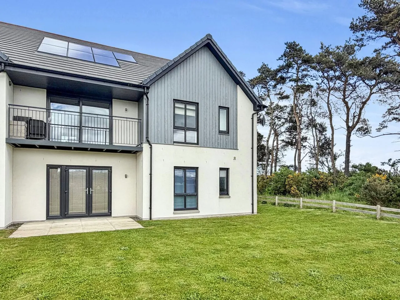 2 bed flat for sale — Carnegie Court, Elgin