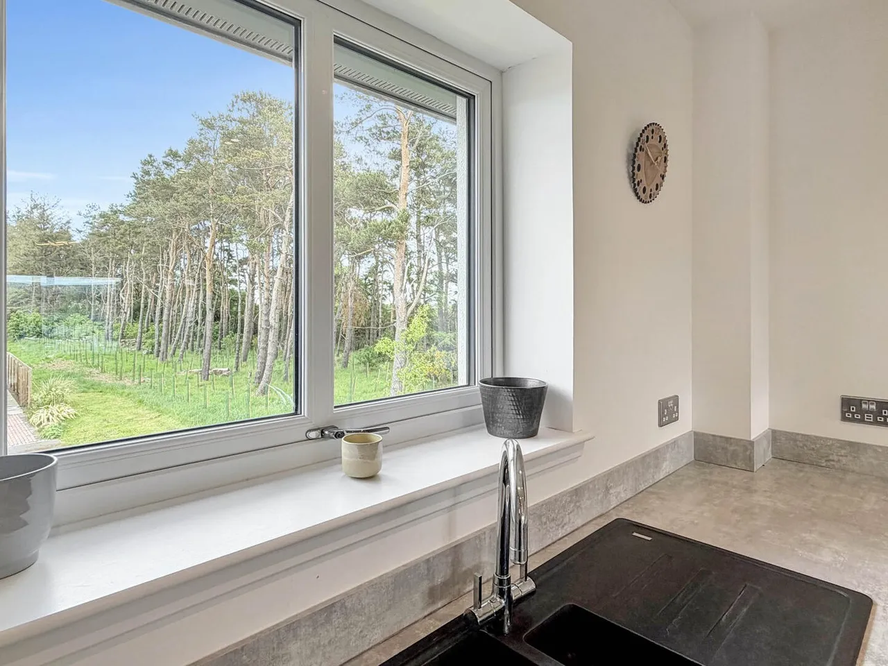Carnegie Court, Elgin, photo 4