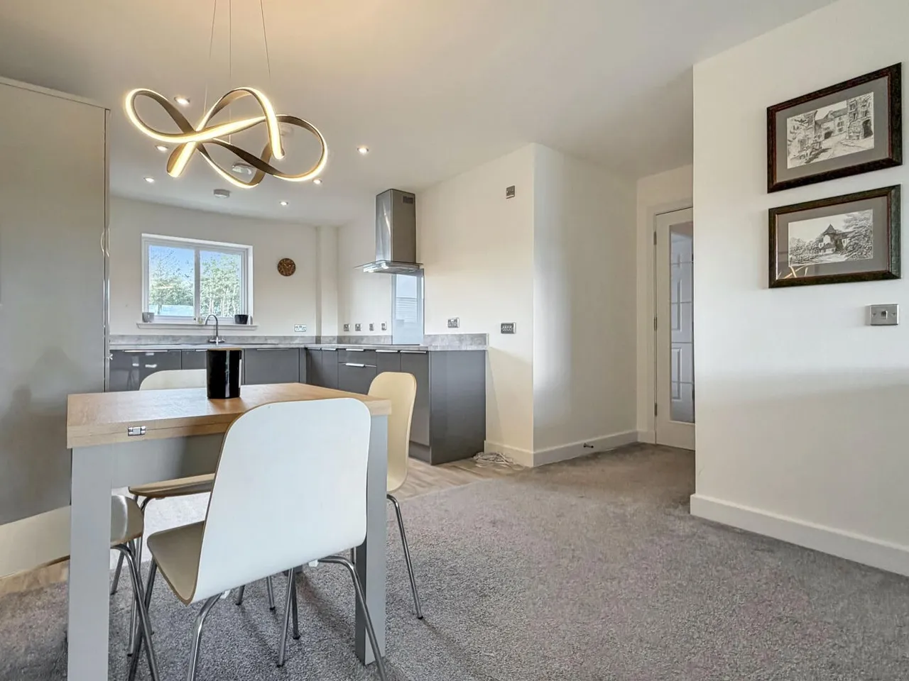 Carnegie Court, Elgin, photo 8
