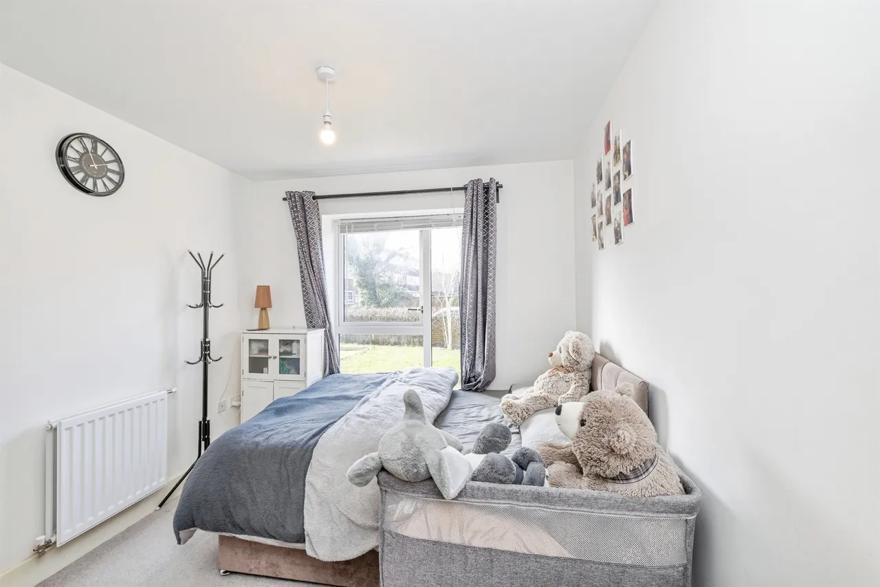 2 bed flat for sale — Rosslyn Road, WATFORD