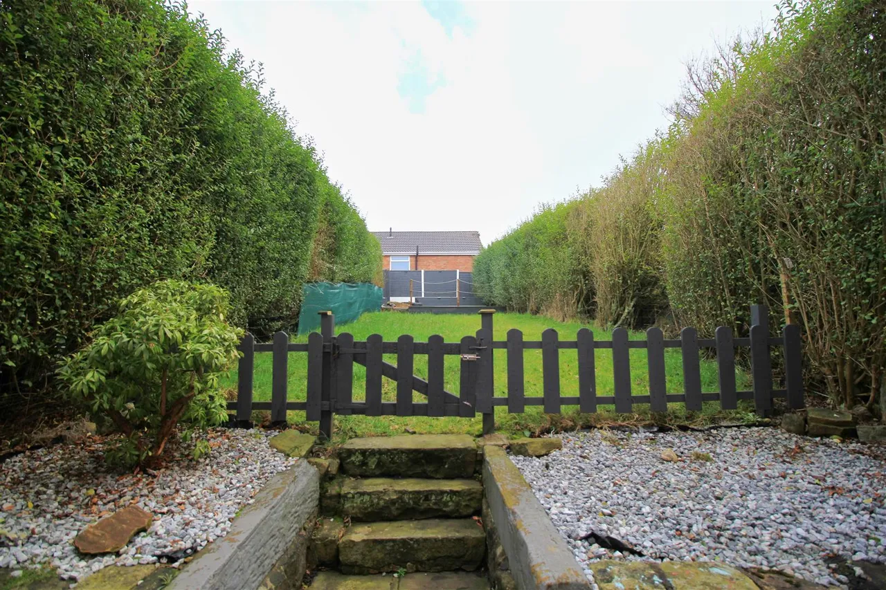 Lord Street, Dukinfield, photo 11