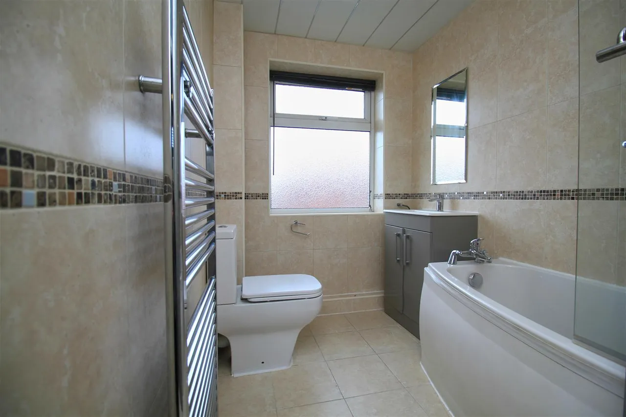 Lord Street, Dukinfield, photo 10