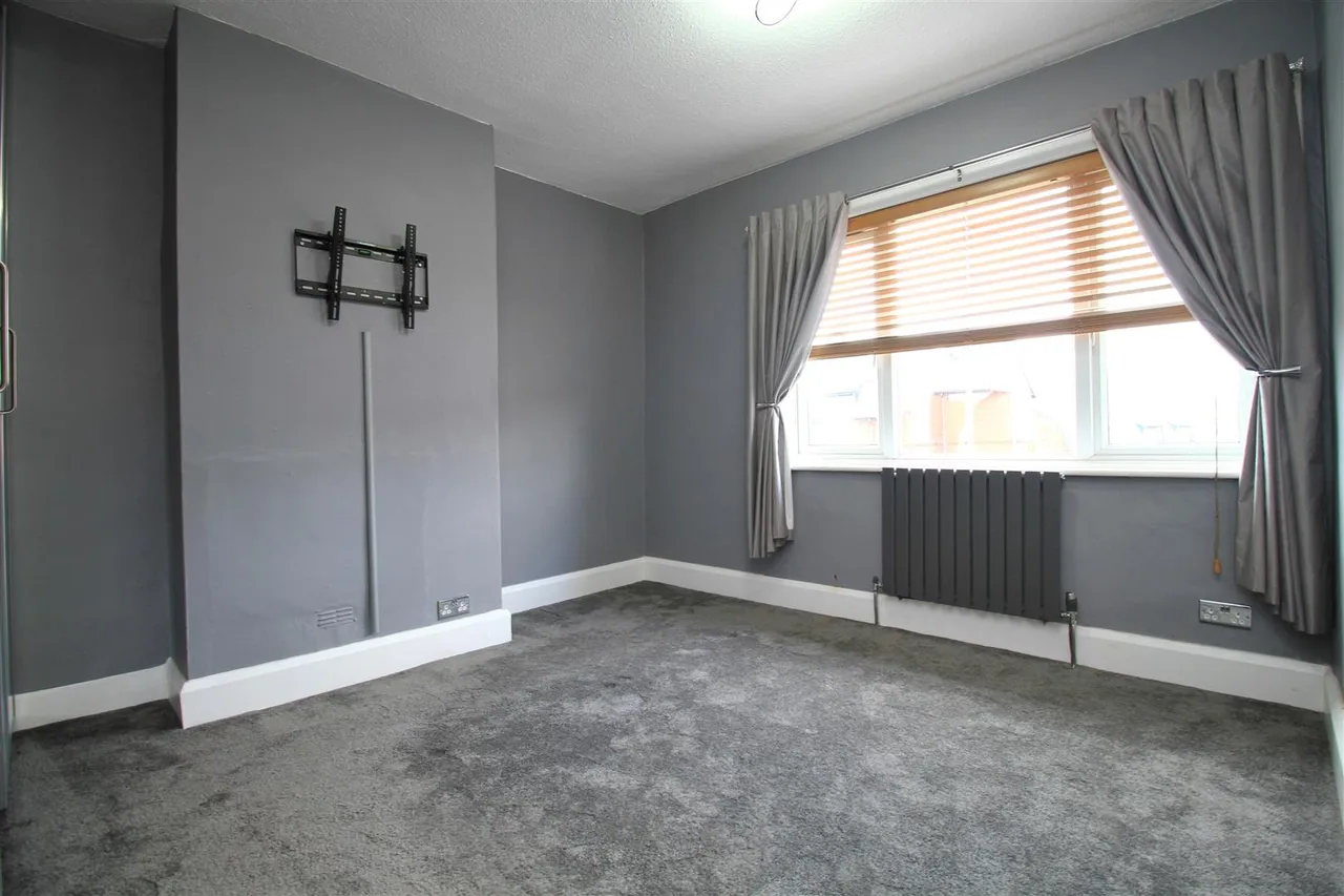 Lord Street, Dukinfield, photo 8
