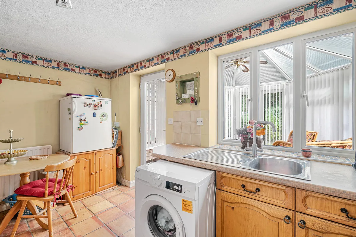 Pine Close, Bicester, photo 11