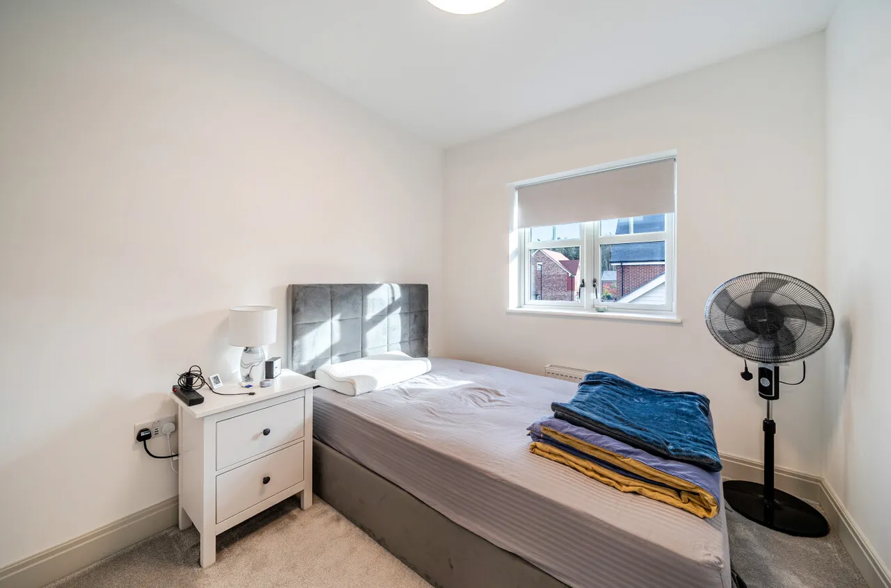 Sundew Avenue, Fleet, GU51, photo 5
