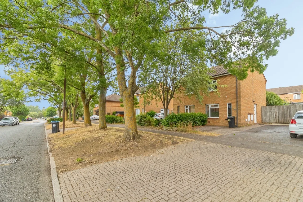 The Boundary, Oldbrook, Milton Keynes, Buckinghamshire, MK6, photo 2