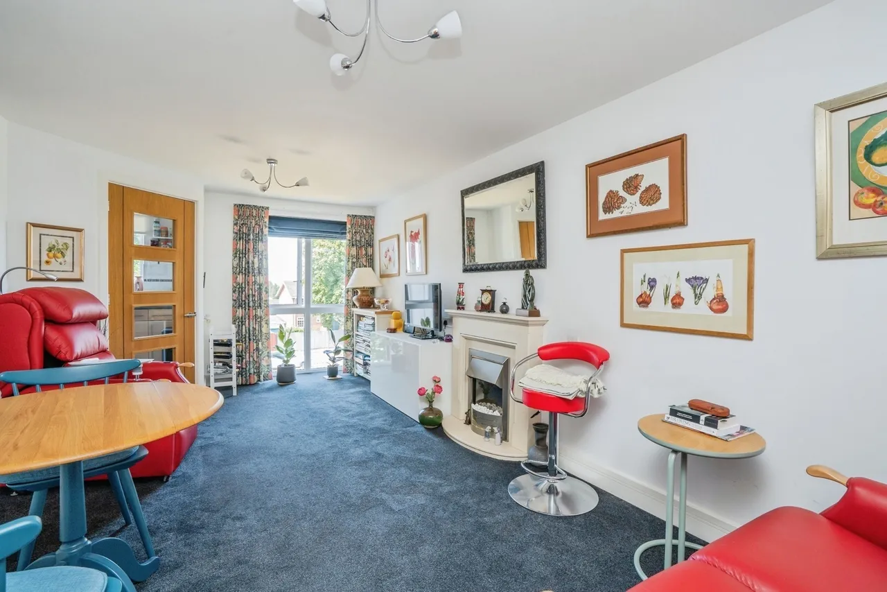 2 bed flat for sale, Beaconsfield Road, Waterlooville, PO7