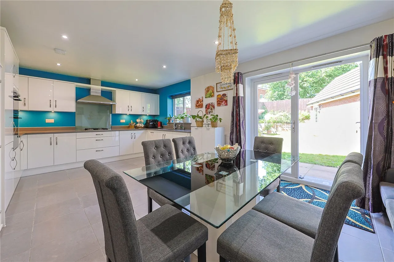 The Docks, Bracknell, Berkshire, RG12 2GJ, photo 2