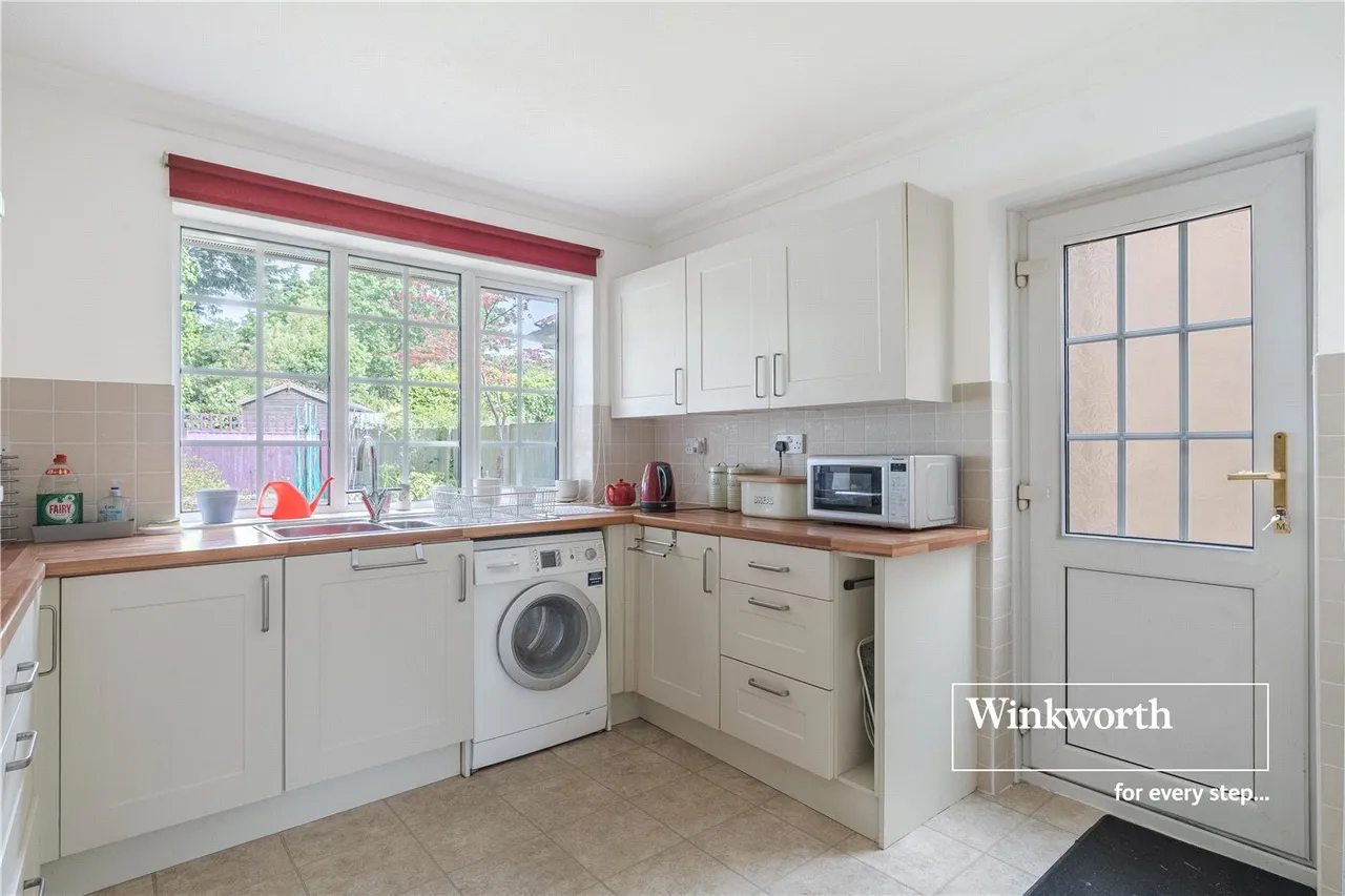 Sunnylands Avenue, Bournemouth, Dorset, BH6, photo 6