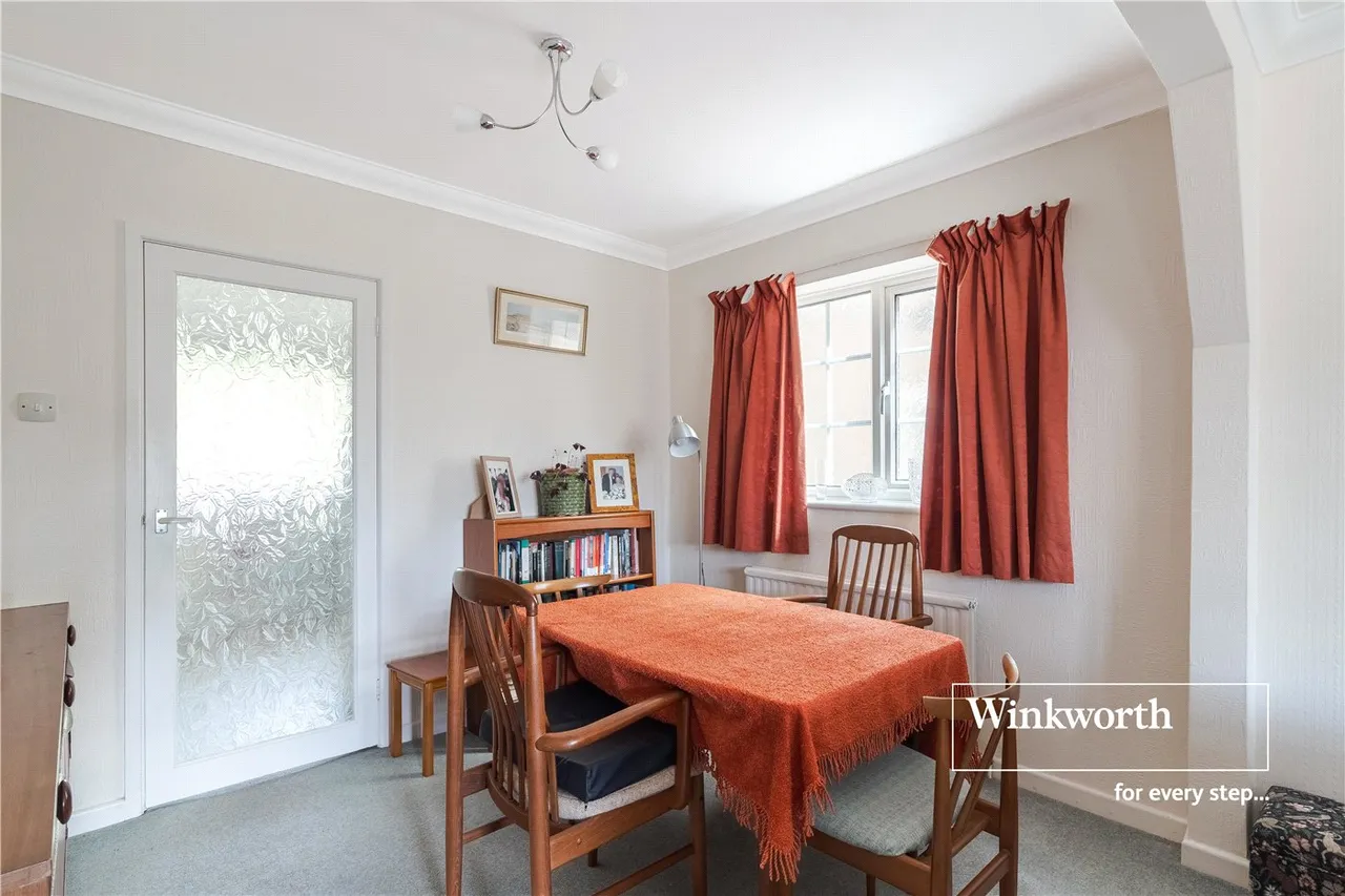 Sunnylands Avenue, Bournemouth, Dorset, BH6, photo 3