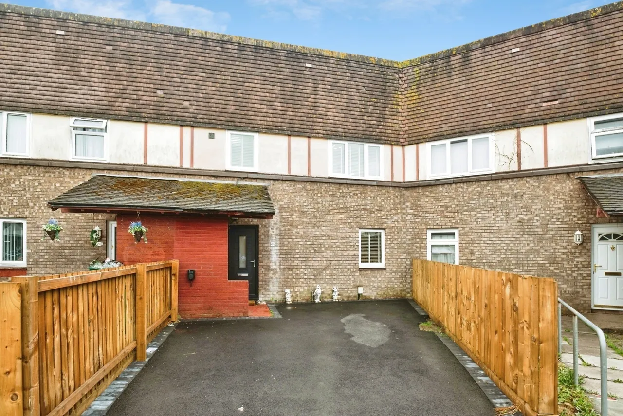 3 bed house for sale — Swallow Way, Duffryn, Newport, NP10