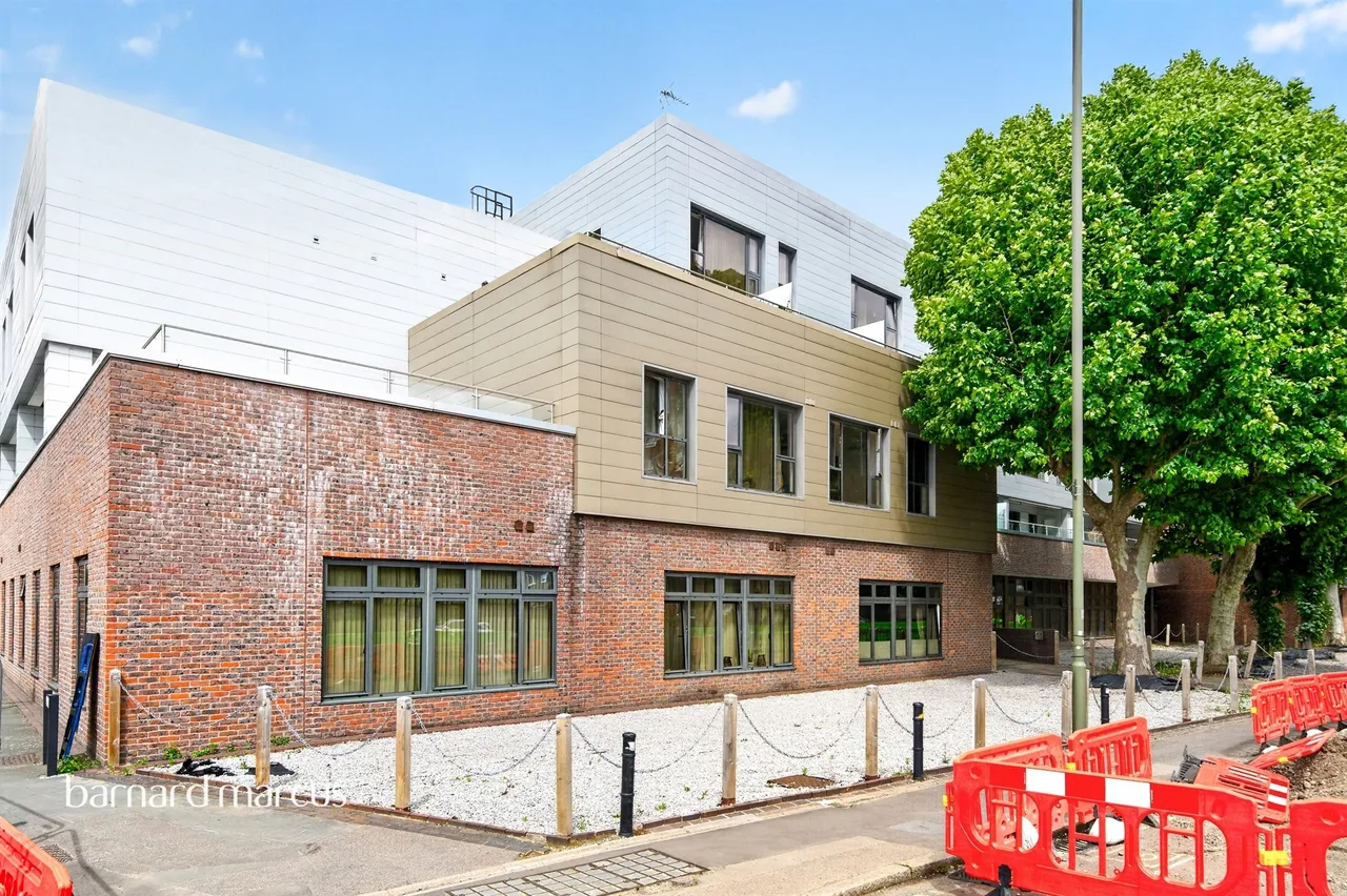 1 bed flat for sale — Staines Road West, Sunbury-On-Thames