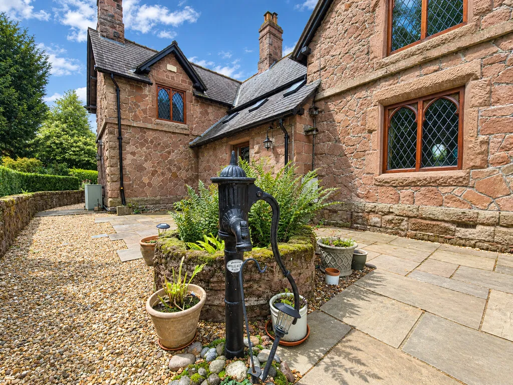 Chester Road, Newport, photo 38