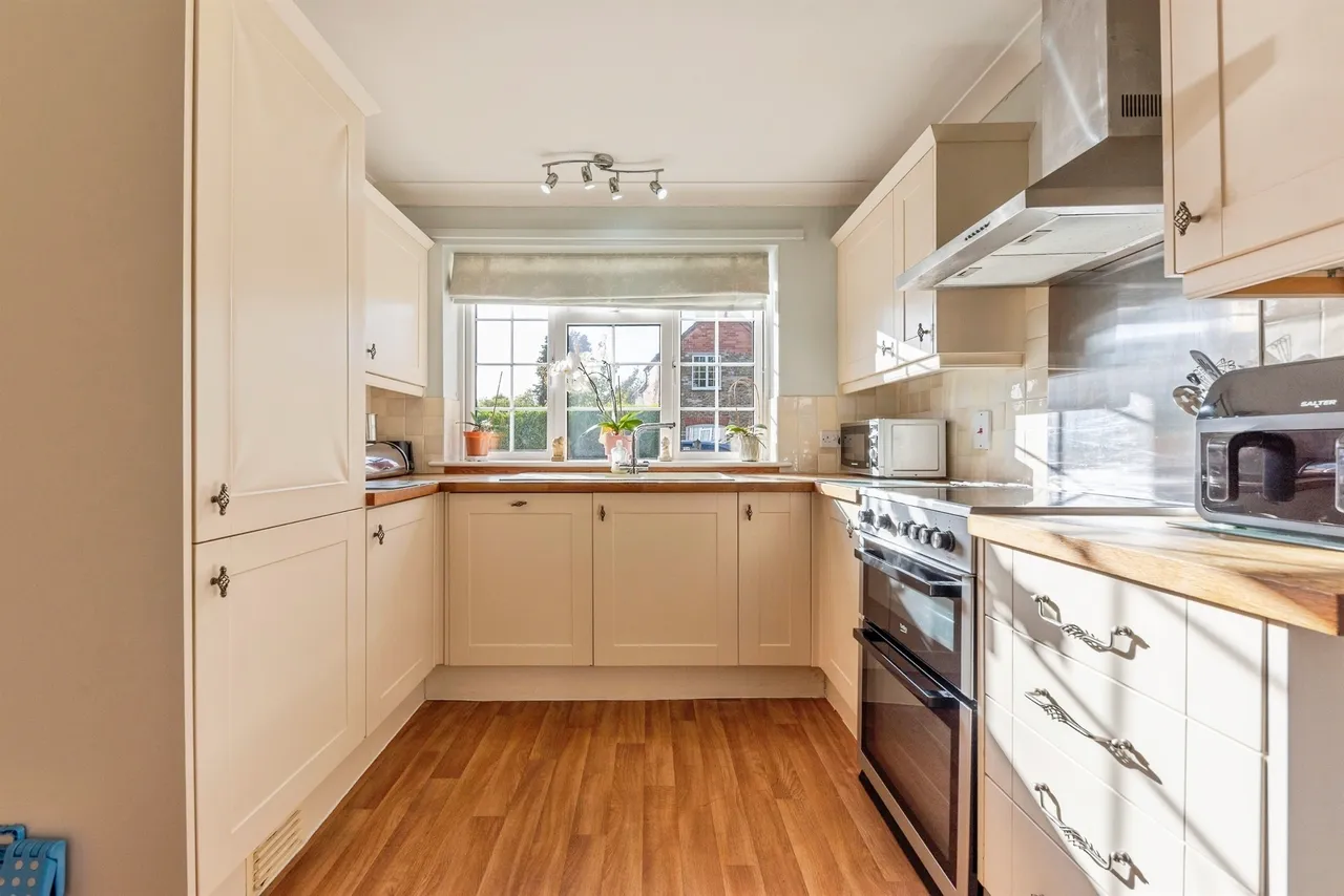 High Street, Caythorpe, NG32, photo 4