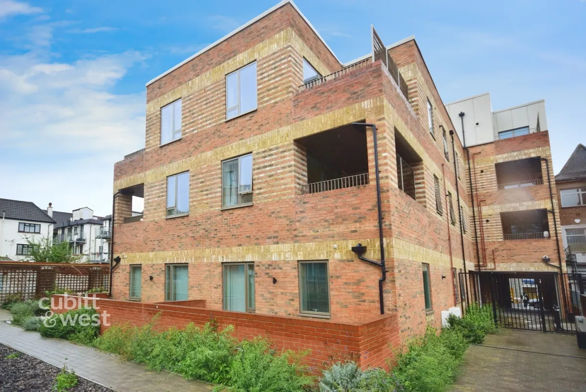2 bed flat to rent, Stafford Road, Wallington, SM6