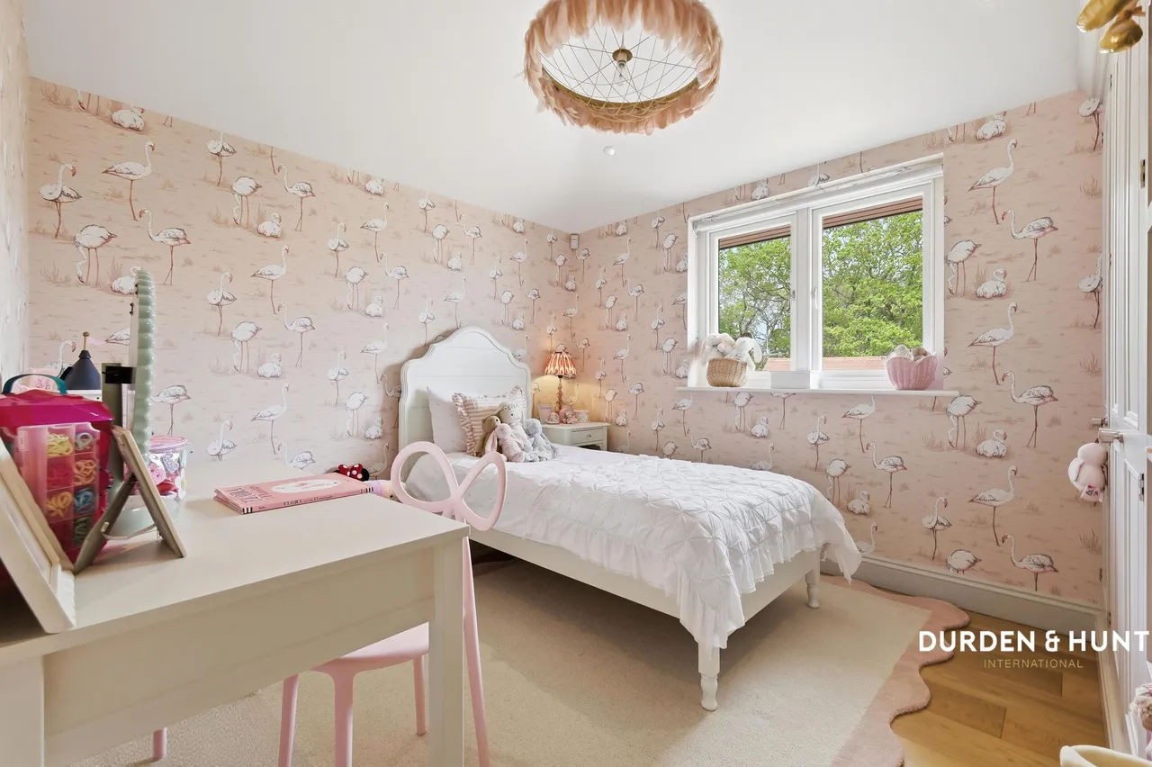 Ollards Grove, Loughton, IG10, photo 23
