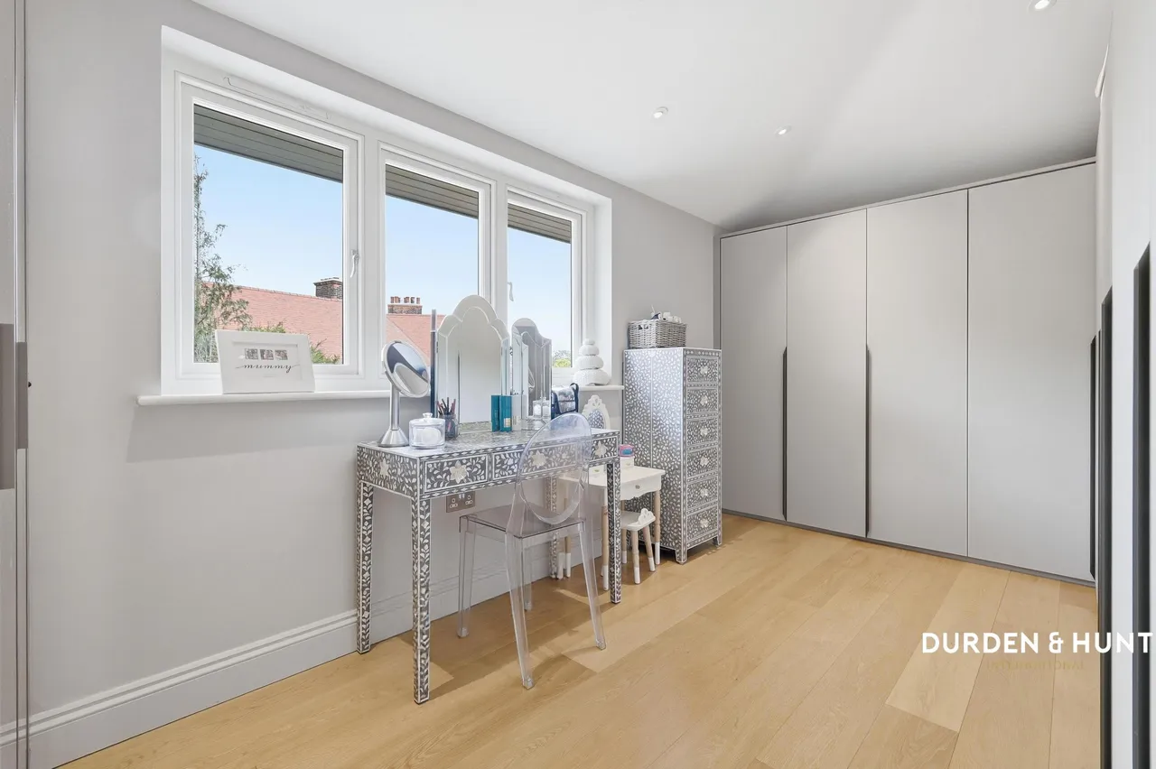 Ollards Grove, Loughton, IG10, photo 17