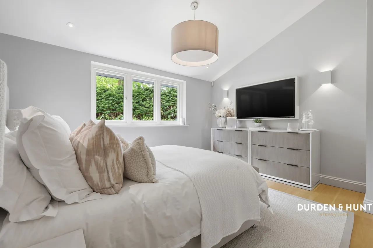 Ollards Grove, Loughton, IG10, photo 14