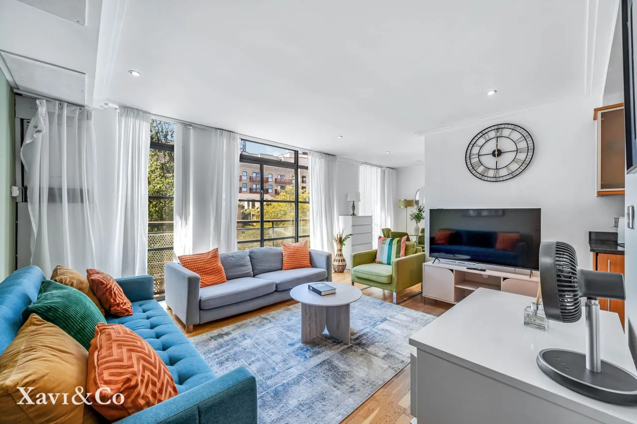 Town Meadow, Brentford, TW8 0BX, photo 3