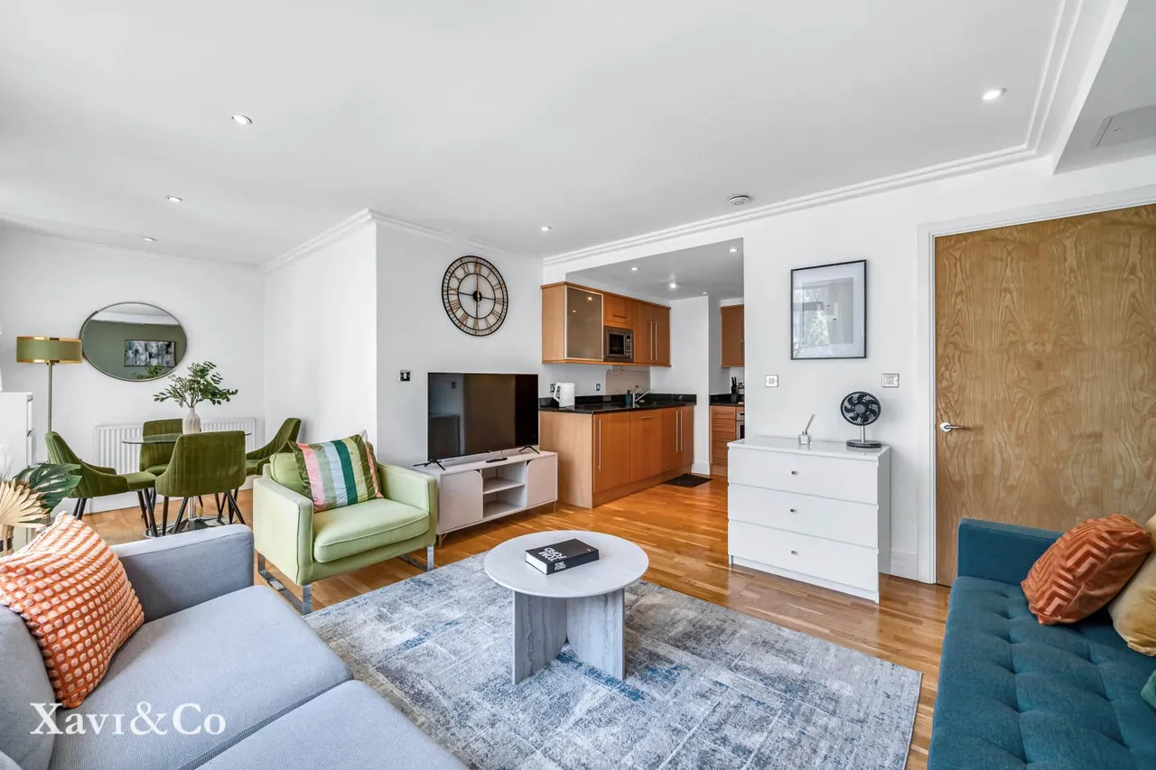 1 bed flat for sale — Town Meadow, Brentford, TW8 0BX