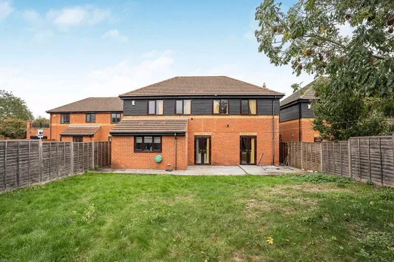 Winstanley Lane, Shenley Lodge, Milton Keynes, Buckinghamshire, MK5 7BT, photo 4